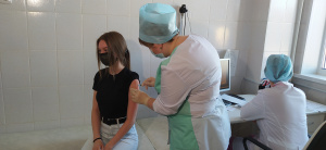 Няганская городская детская поликлиника приступила к вакцинации детей против новой коронавирусной инфекции