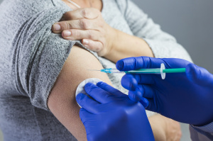 Вакцинация от COVID-19 продолжается 
