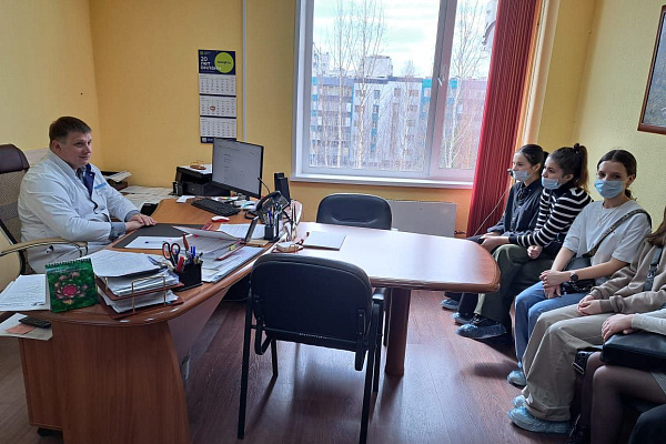Экскурсия от Центра профориентации в Няганской городской детской поликлинике