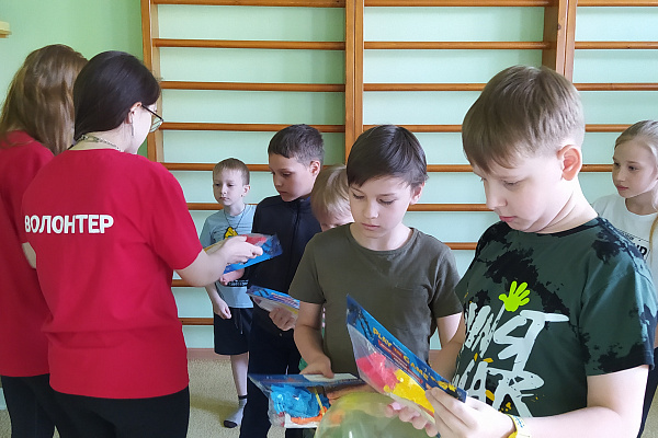 Детская поликлиника Нягани отметила День детства спортивно- профилактическим мероприятием «Планета под названием детство»